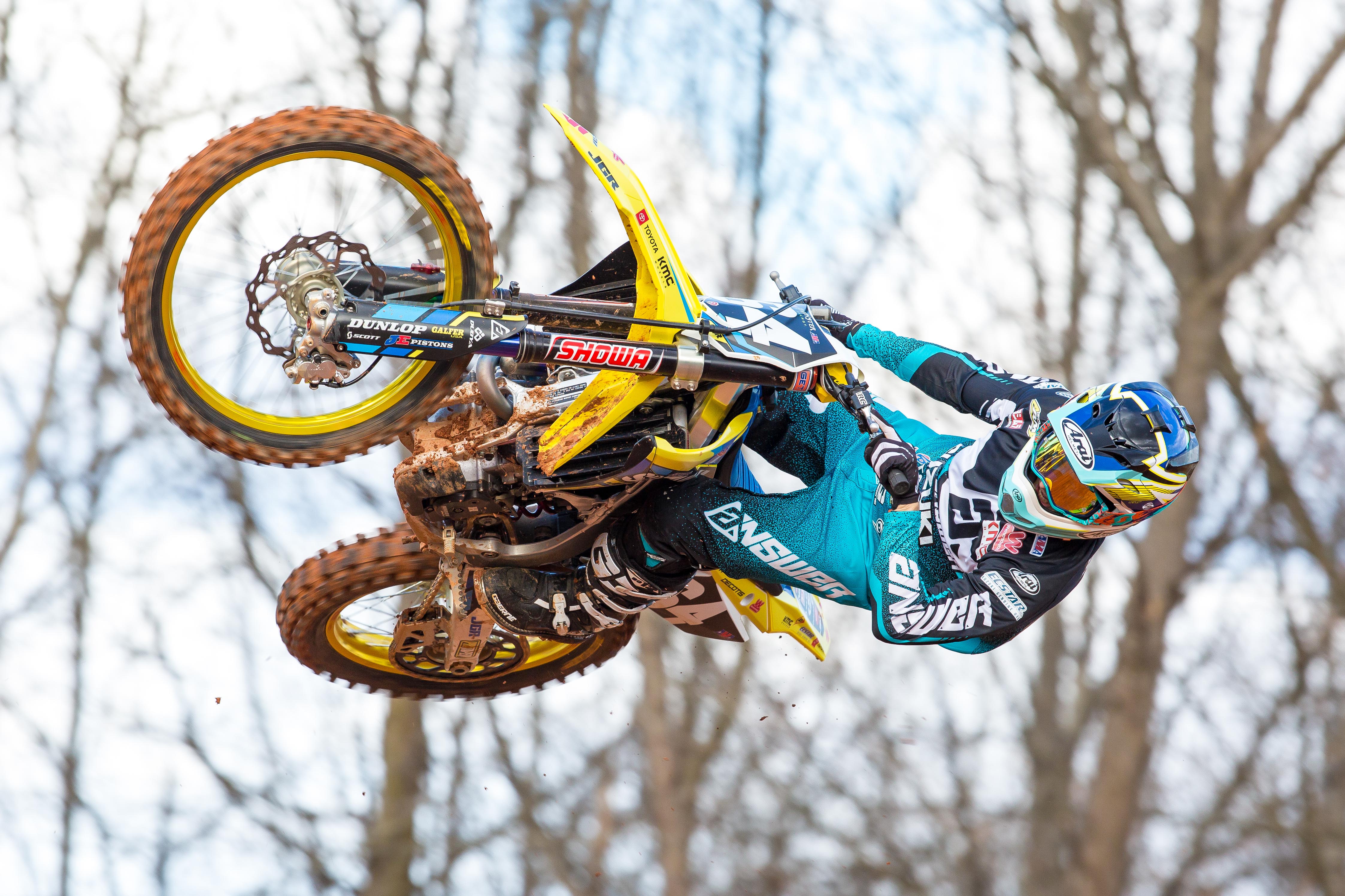 JE Pistons Continues Partnership with JGRMX / Yoshimura / Suzuki